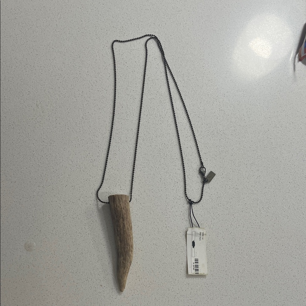 WAN lit deer horn necklace
